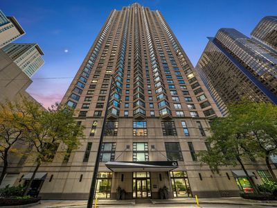 401 E Ontario St APT 710