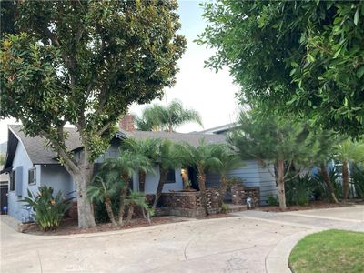 1812 W Riverside Dr