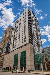 160 E Illinois St APT 2003