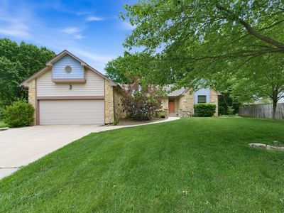 1226 N Briarwood Ct