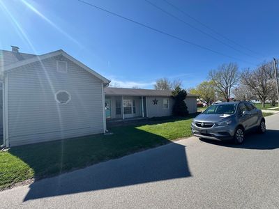 202 W Walnut St