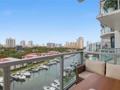 3029 NE 188th St APT 904