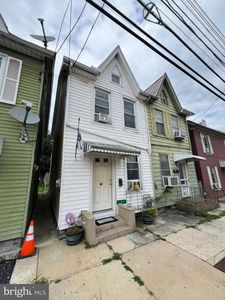 133 W King St