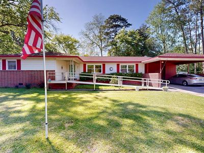 200 Pinecrest Dr