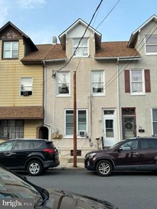 Property at 29 W 5th St, Boyertown, PA