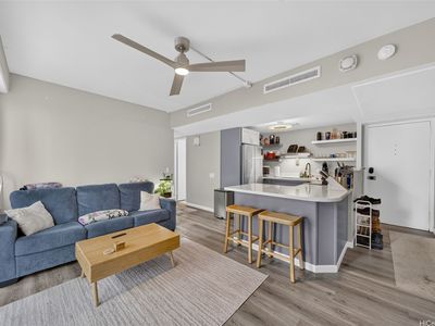 225 Queen St APT 9G