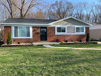 12215 Fairview Dr