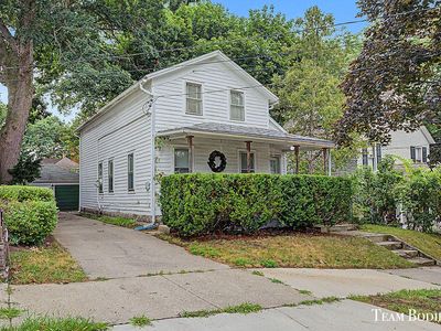 581 Harlan Ave NE