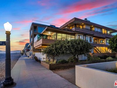 5317 Ocean Front Walk