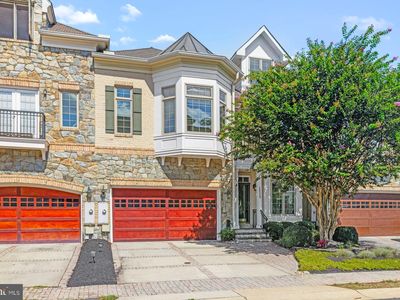 18359 Eagle Point Sq