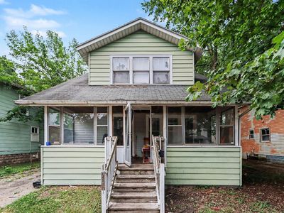 1701 Lay Blvd