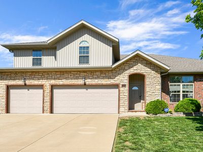 2107 S Gristmill Court