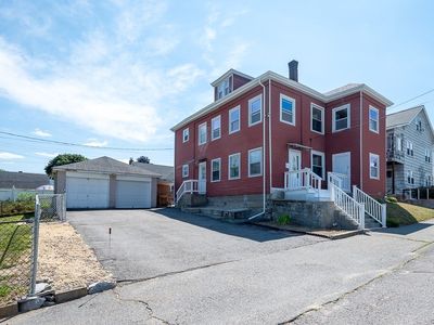 352 Daniels St