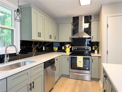 Property at 1702 Cedrow Dr, High Point, NC