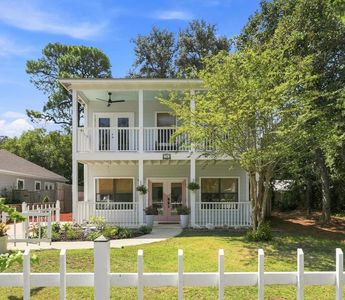 76 E Harborview Rd