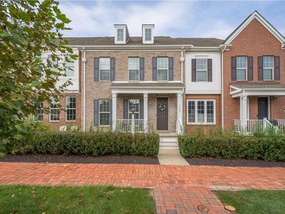 1422 Hastings Cres