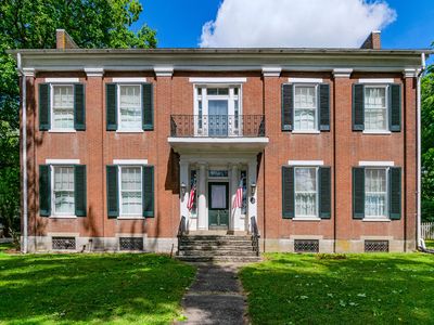 1001 Main St