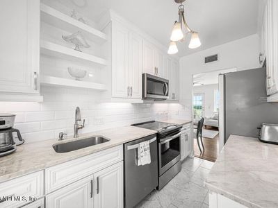 823 LASALLE Street #821/823