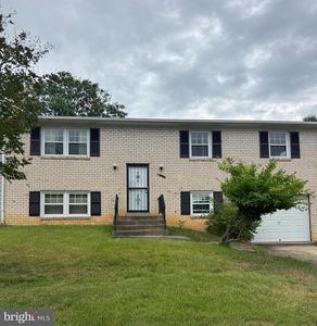 5204 Larwin Ct