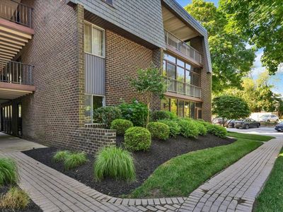 5 Stonehenge Cir APT 2