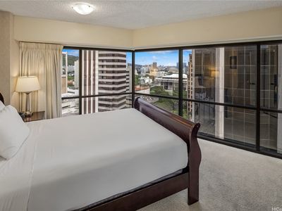 1088 Bishop St APT 2110