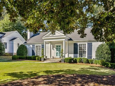 1828 Greystone Rd NW