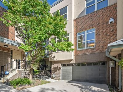 221 1st Ave NE APT 15