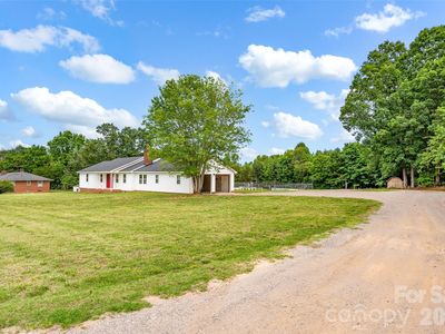 581 Barry Oak Rd