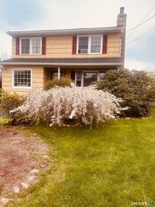 483 Reitter Street West