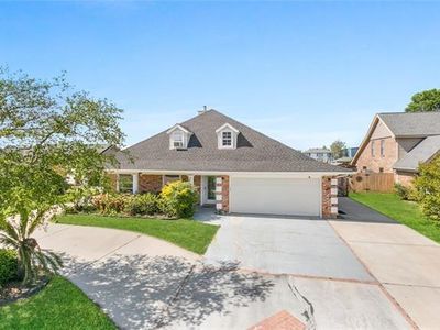 290 Moonraker Dr