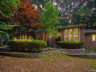 6329 Mission Dr