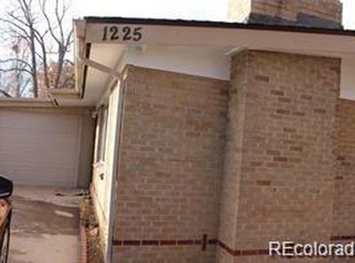 1225 Dallas Street