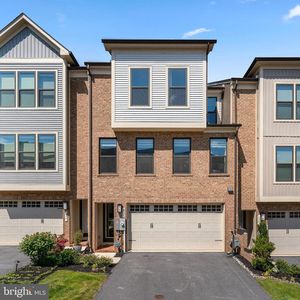 232 Hickory Hollow Ct