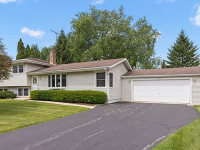3S582 Behrs Circle Dr W