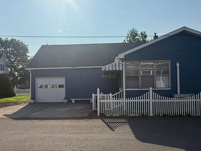 4 Dingwall St