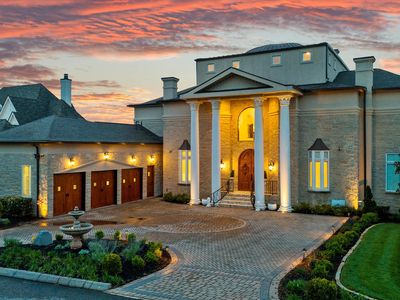 1439 Charlottesville Blvd