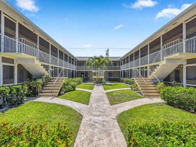 520 NE 7th Avenue #2e