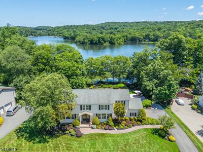 10 INDIAN TRAIL RD