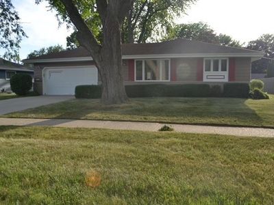 1125 N Pontiac Drive