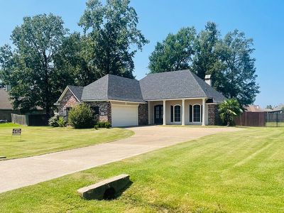 502 Pebble Dr