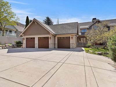 5074 Iroquois Way