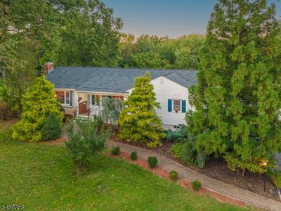 2 Orchard Dr