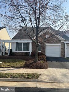 44446 Oakmont Manor Sq
