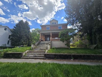Property at 602 Temple St, Hinton, WV