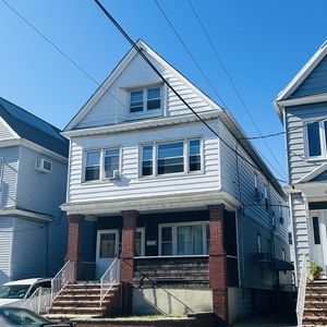 160 W 9th St