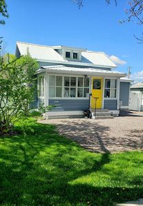 36 9th Ave W