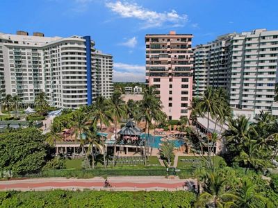 5225 Collins Ave APT 1516