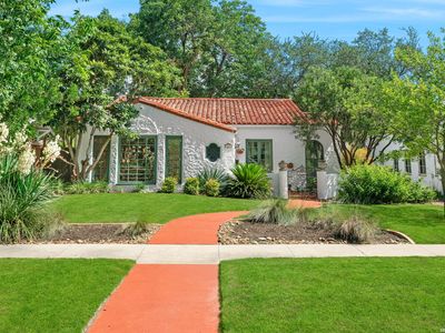 233 W HOLLYWOOD AVE