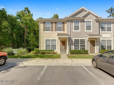 8423 THORNBUSH Court