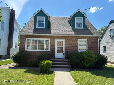 50 Raymond Ave